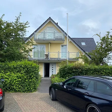 Traumhaft Ruhige Mit Grossem Sued-west Garten In Strandnaehe By Interhome
