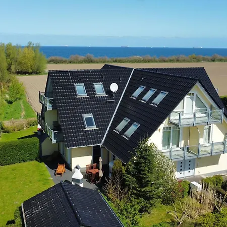 Traumhaft Ruhige Mit Grossem Sued-west Garten In Strandnaehe By Interhome Apartment